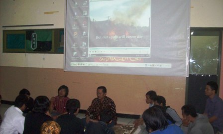 Dekan FIAI saat Menyampaikan Materi pada Diskusi Zionisme dan Kemanusiaan